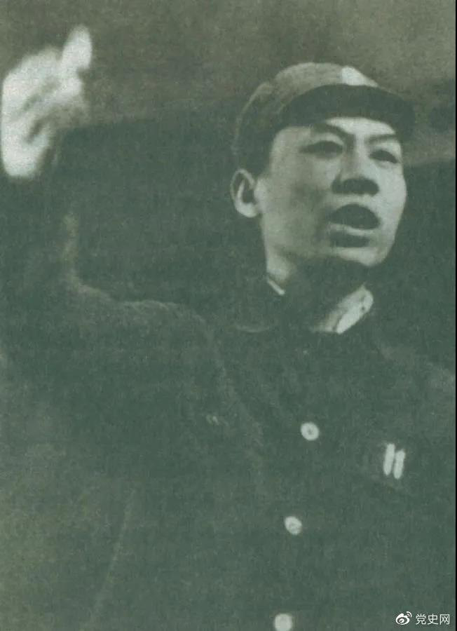 1943年，劉少奇在延安。