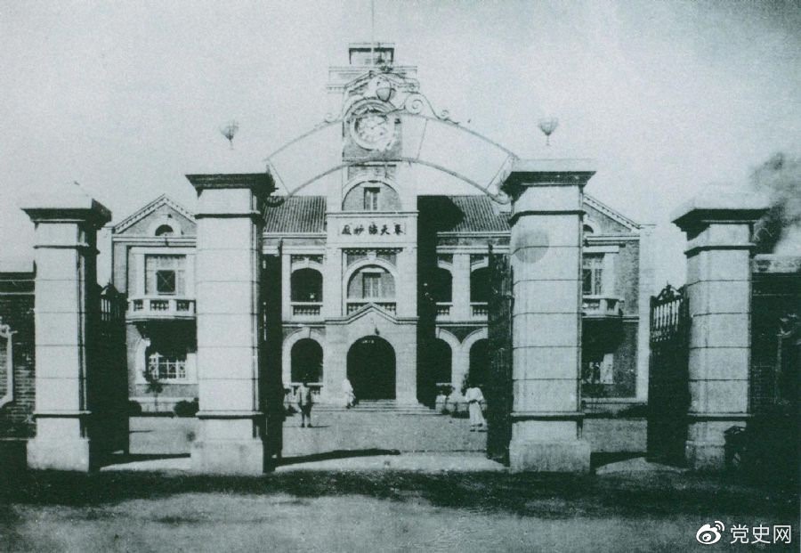 圖為中共滿洲省委舊址。1929年6月，中共中央政治局決定劉少奇任中共滿洲省委書記。7月，劉少奇到達(dá)奉天（今沈陽(yáng)）赴任。